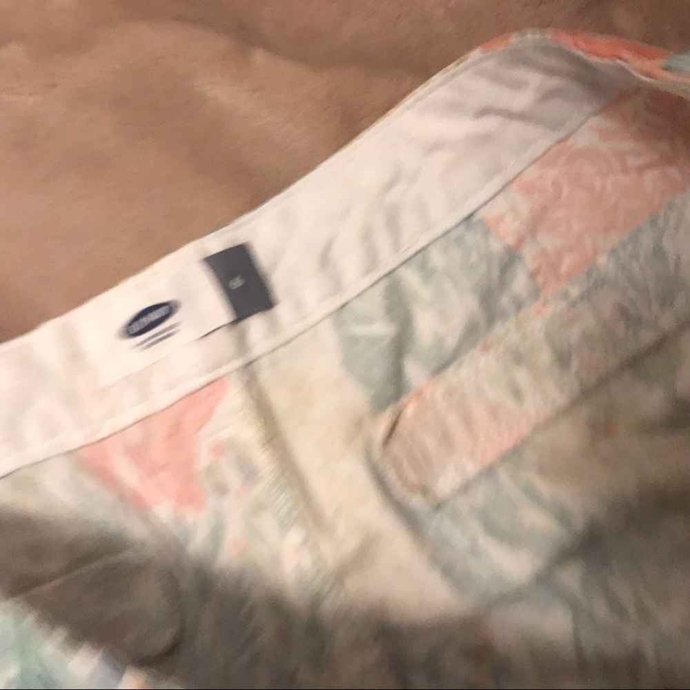 Patterned Shorts - Picture 4 of 4
